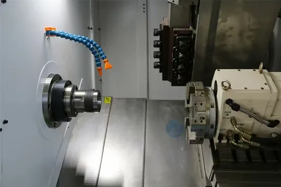 CNC Vertical/Horizontal Milling/Turret/Drilling/Boring Cutting CNC Machine/Machinery/CNC Machine